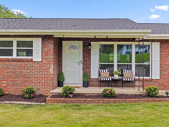 2nd image of 5741 Lyle Cir