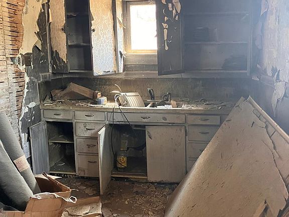 4th image of 1006 Raton Ave