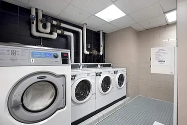 Rented by R New York