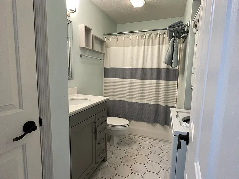 593 Blue River Ct #3H — Photo 16