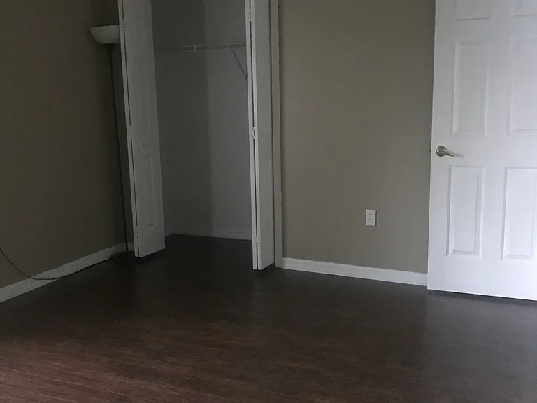 906 Thousand Oaks Blvd — Photo 24