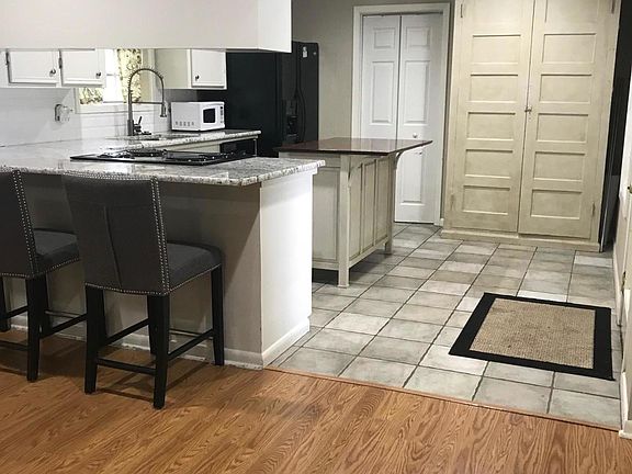 2nd image of 111 Polly Ln
