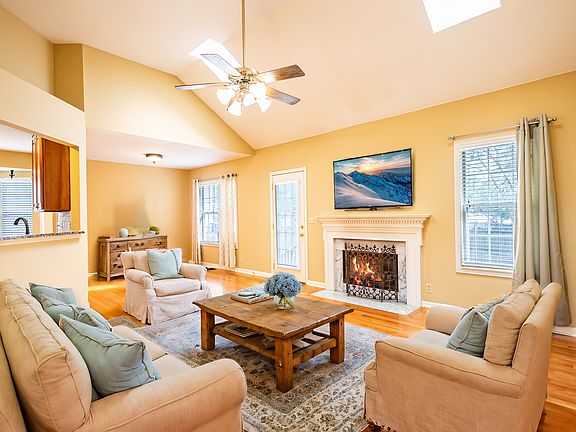 Virtually staged great room