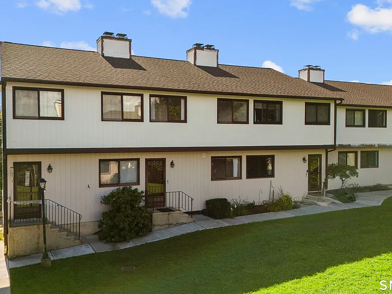 27 Crows Nest Ln #17G — Photo 1