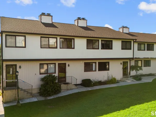 27 Crows Nest Ln Unit 17G, Danbury, CT 06810
