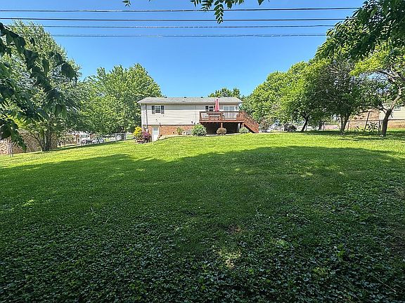 3rd image of 111 Valley Dr