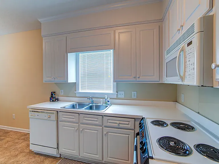 Hunter's Park Apartments — Photo 9