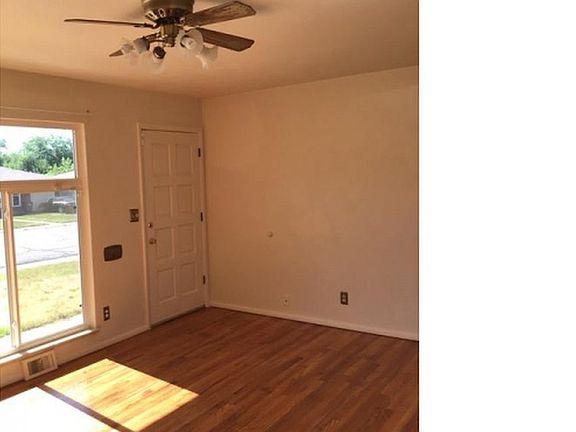 5th image of 2505 15th Avenue Ct