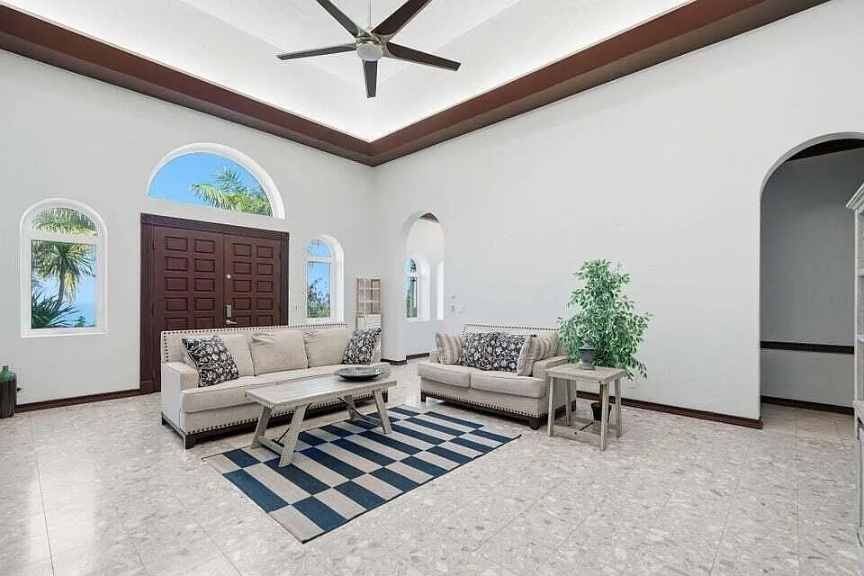 6 bed, $13,000 — Photo 3