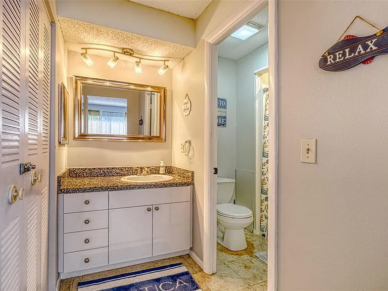 13714 Mission Oaks Blvd #13714 — Photo 14