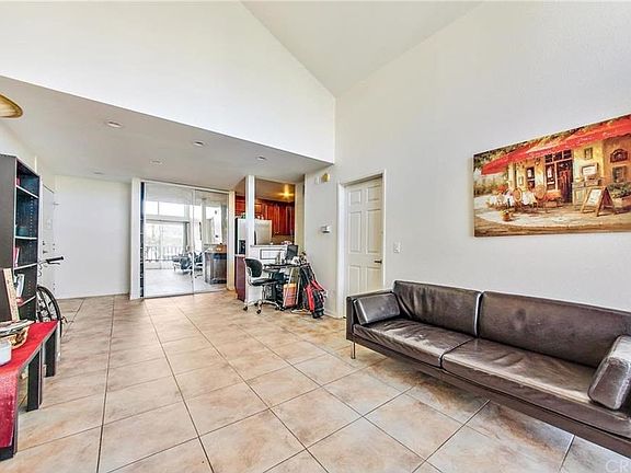 4th image of 5510 Owensmouth Ave APT 325