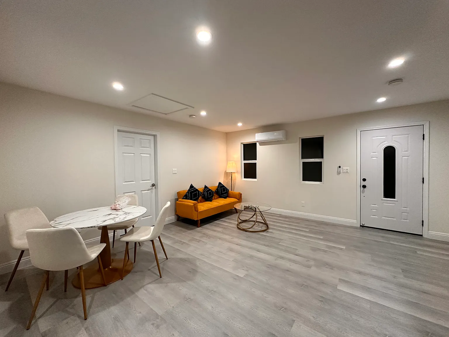 2 bed, 800 sqft, $2,900 — Photo 2