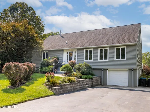 30 Meadow Lane, Queensbury, NY 12804