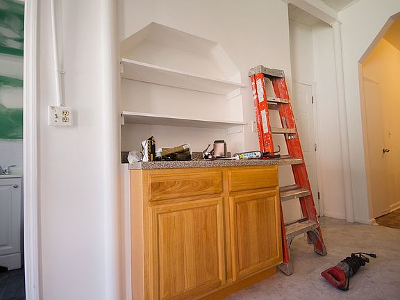2nd image of 293 Wyckoff Ave