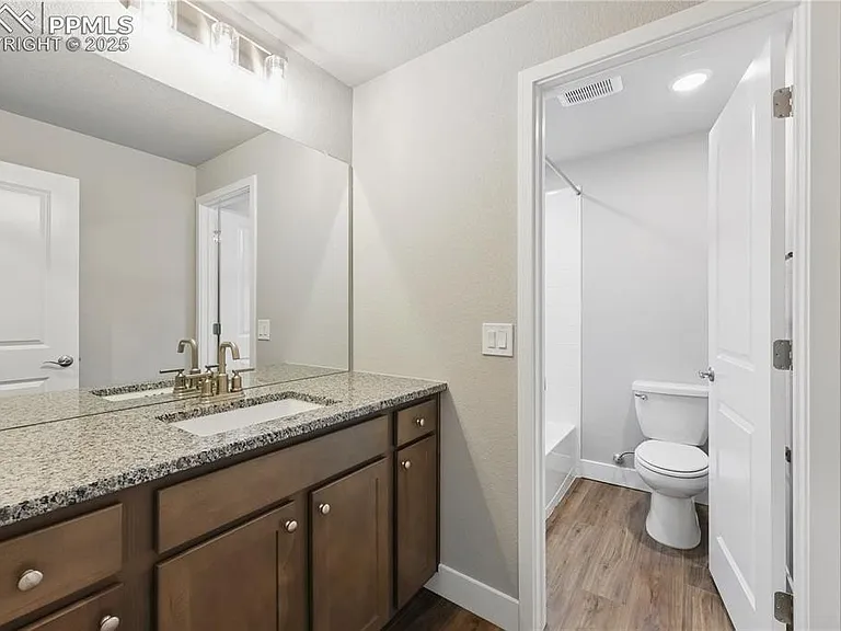 16886 Greenfield Dr — Photo 8