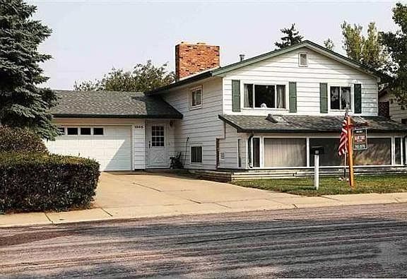 Front view with the two-car garage