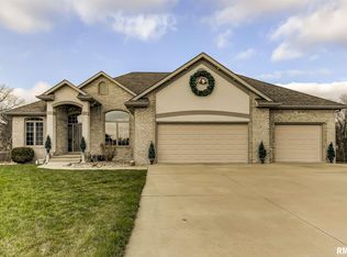 101 Grindstone Ct, Chatham, IL 62629