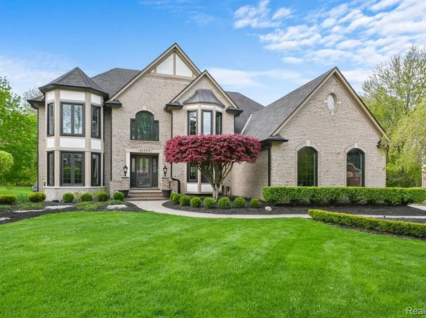 41779 Chesterfield Ct, Novi, MI 48375