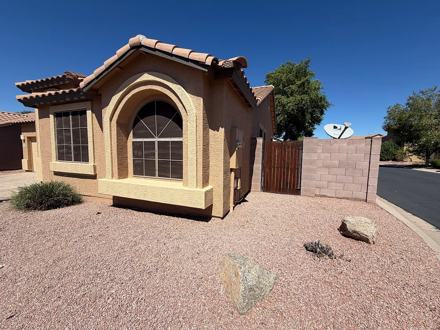 3 bed, 1352 sqft, $1,895 — Photo 3