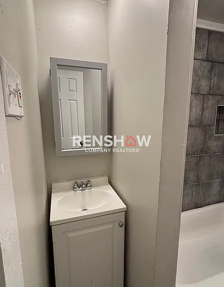 689 Baltimore St — Photo 15