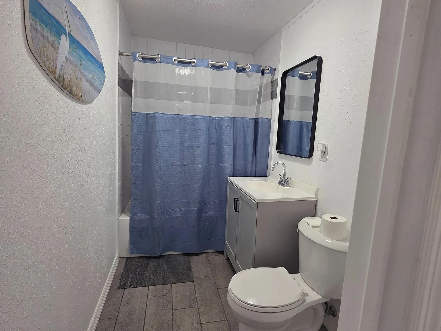 4 bed, 2.0 bath, 1600 sqft, $901 — Photo 2