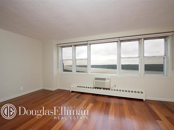 3rd image of 5800 Arlington Ave APT 20O