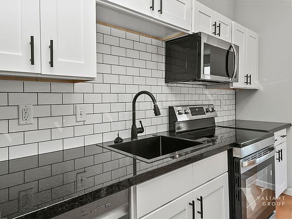 4th image of 505 W Grand St #308