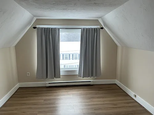 28 Russell St Photo 1
