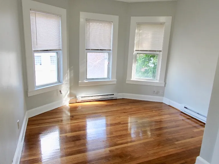 94 E Cottage St #2B — Photo 1