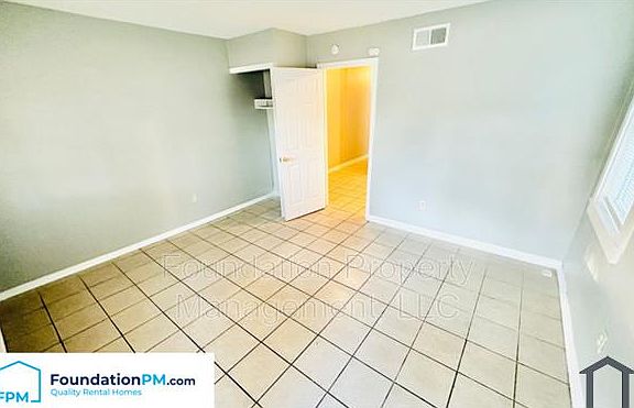 4th image of 3462 Buchanan Ave