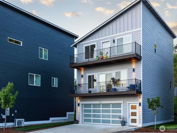 134 Blackfish Court, Bremerton, WA 98310