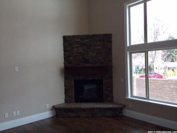 3rd image of 487 E Aspen Meadows Ct