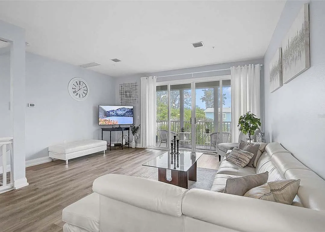 2 bed, 2.5 bath, 1440 sqft, $6,500 — Photo 3