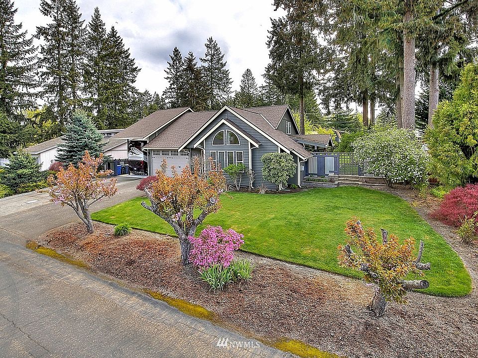 Home is located on a cul-de-sac street and there are no CCRS. Newly painted siding and trim, full landscape sprinkler system on WIFI timer. Wait till you see the fence in the backyard.