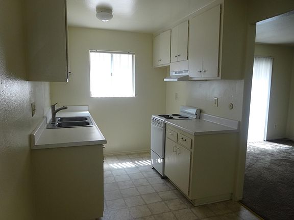 3rd image of 6360 Whipporwill St