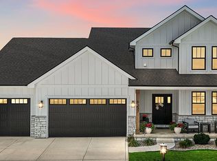 9237 Hibiscus Dr, Saint John, IN 46373