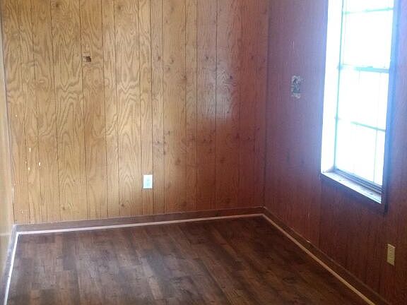 3rd image of 104 Peach St #A
