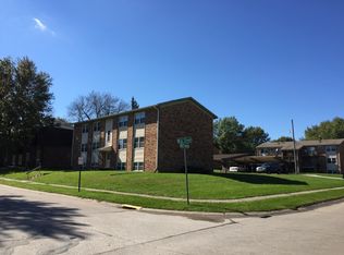 1902 16th St APT F, Silvis, IL 61282