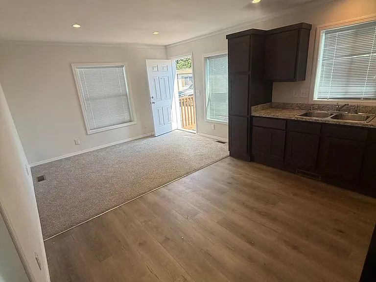 1215 W Highway 101 — Photo 12