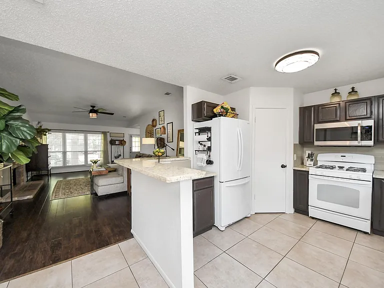 22638 Powell House Ln — Photo 2