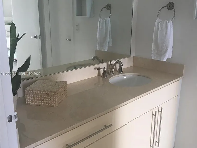 2333 Brickell Ave #Penthouse 207 — Photo 10