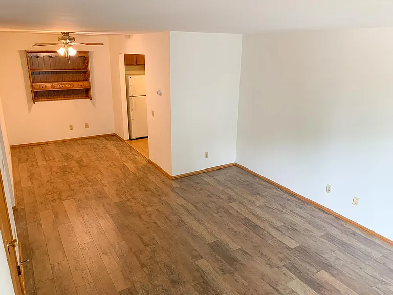 1132 E Johnson St — Photo 14