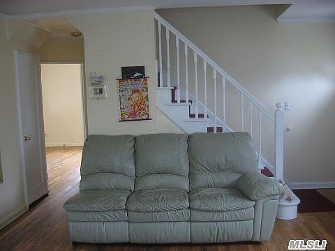 2nd image of 80 Burnett St