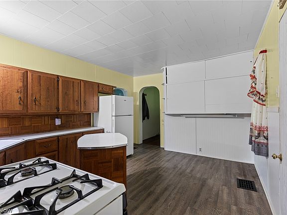 6th image of 23339 W 23rd St