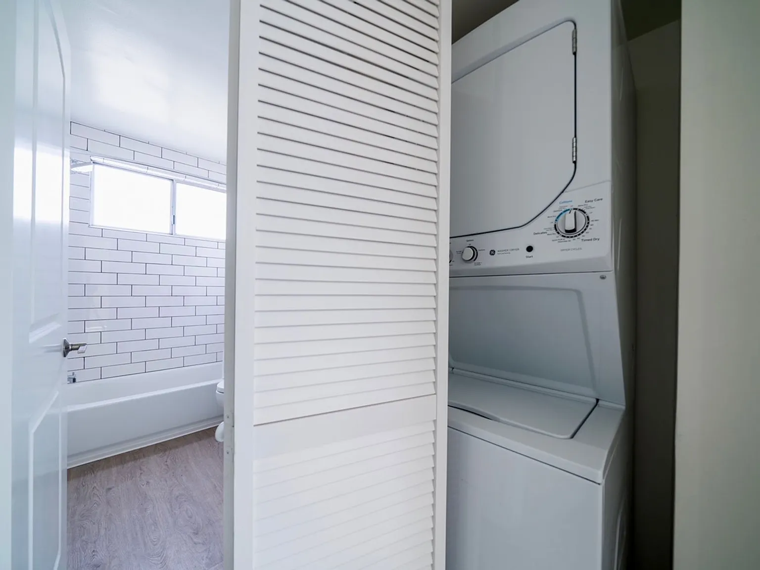 500 Look and lease Special at Capri Burbank — Photo 4
