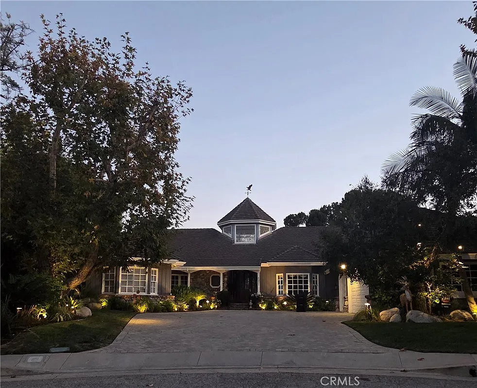 3 bed, 4344 sqft, $10,000 — Photo 1