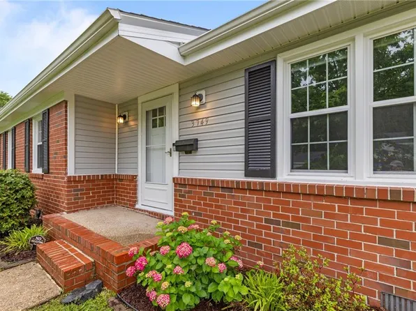 3749 Kings Point Rd, Virginia Beach, VA 23452