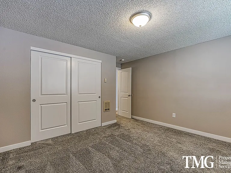 11114 NE 48th Cir #D — Photo 16