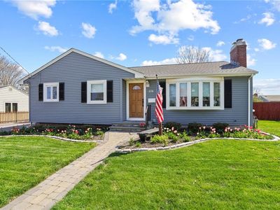 279 Chases Ln, Middletown, RI, 02842