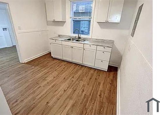 2nd image of 1325 4th Ave